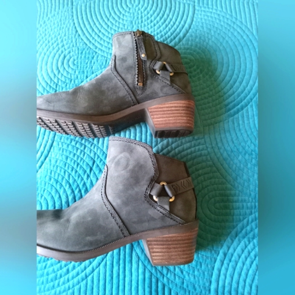 Teva | Foxy Gray Suede Nubuck Ankle Boot Booties Size 8 - Picture 11 of 13